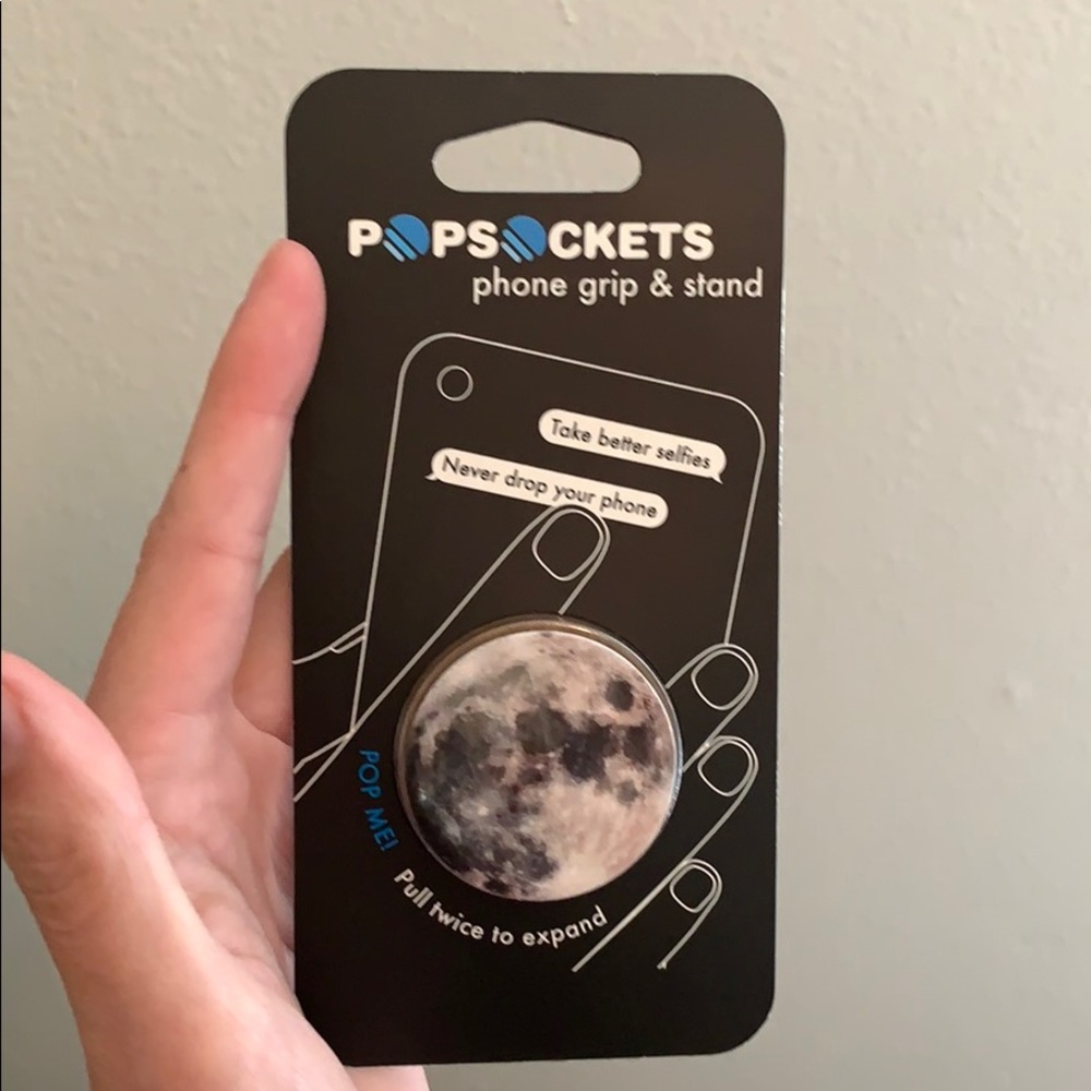 Full moon pop socket